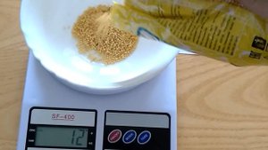 Учись взвешивать продукты на электронных кухонных весах