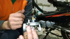 Заливает карбюратор на скутере мопеде мотоцикле