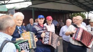 Пляска под гармонь в сквере гармонистов г. Орёл.