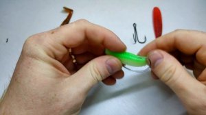 Как оснастить силикон офсетным крючком, двойным крючком и джиг головкой? Монтаж силиконовых примано