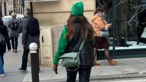 Как одевается Париж в феврале/ Парижское кафе HERMES/зимний уличный стиль/ Уличная мода в Париже