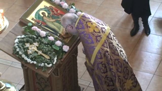 Иеромонах Александр Переславцев совершает молебен в селе Тайнинском (Мытищи)