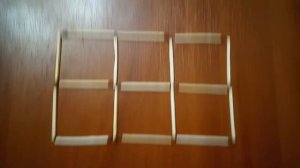 Как убрать одну спичку, чтобы получить пять квадратов? Загадка со спичками!