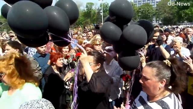 На Куликовом поле 2 мая было опасно появляться с украинской символикой смотреть онлайн