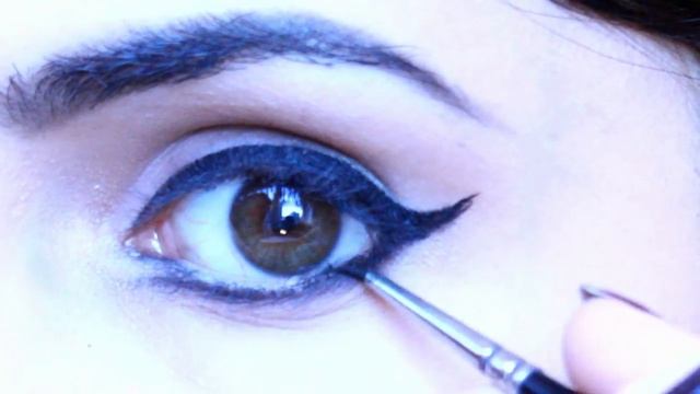 Как КРАСИВО и ЛЕГКО нарисовать СТРЕЛКИ Perfect Eyeliner Tutorial смотреть онлайн