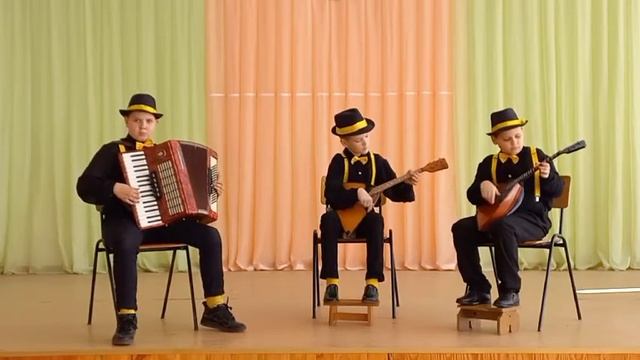 Ансамбль "Триоль" П. Альхимович "Песенка без слов" из м/ф " На заре, во дворе" смотреть онлайн