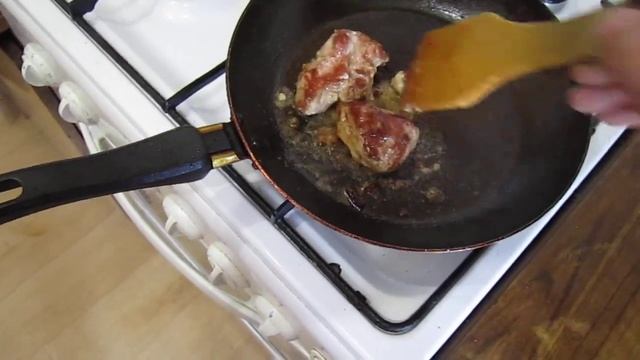 Жарка мяса на сковороде смотреть онлайн