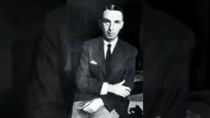 Георгий Иванов  -《 Неправильный круг описала летучая мышь...》: Стихи