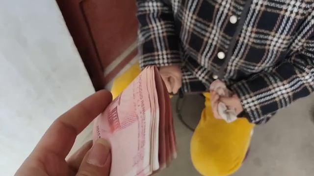 进门就说带来泼天富贵，拿家传黄金宝瓶来鉴宝，缺钱想五百万出手【小闫打铁镯】 смотреть онлайн