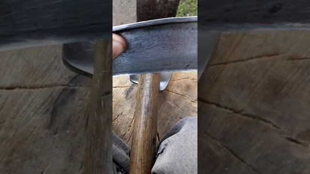 Отбивка клепание ручной косы. режущая кромка смотреть онлайн