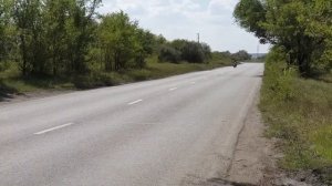 Ямаха драг стар 400 и девушка на мотоцикле.