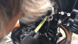 bmw f800r течет помпа