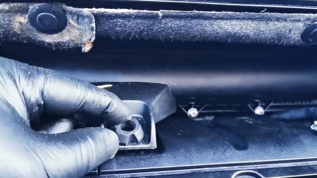 Issues I had changing the rocker cover gasket on a Peugeot 308