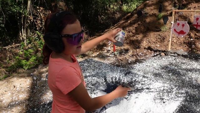 .22 LR vs .25 Auto смотреть онлайн