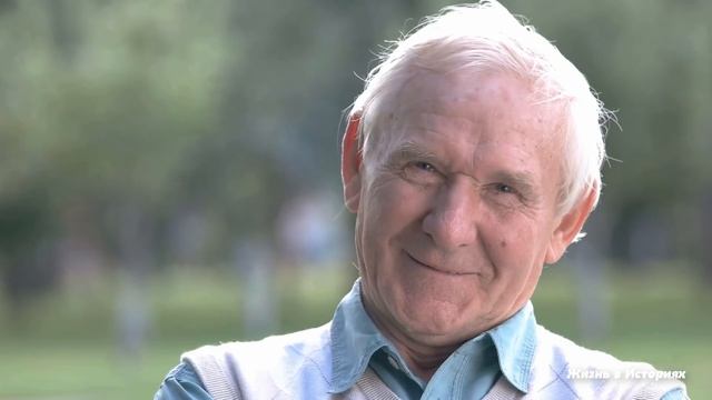 70-летний дед ошеломил командира самолета, передав ему записку, там было написано... смотреть онлайн