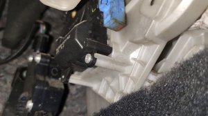 Заслонка регулировки тепло/холод водительская Lexus is 250