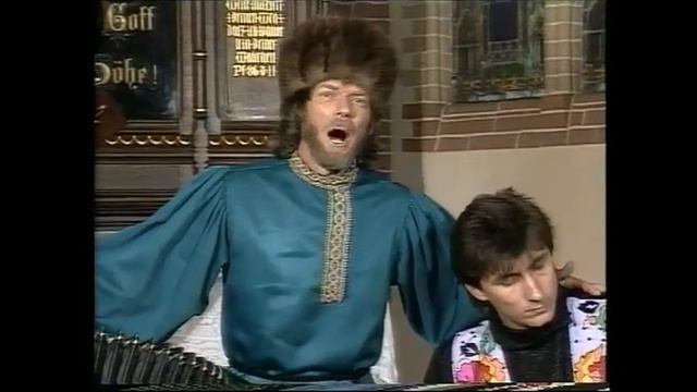 Мартин Гилдт. Поёт русс.нар.песня ... (колокольчик) смотреть онлайн