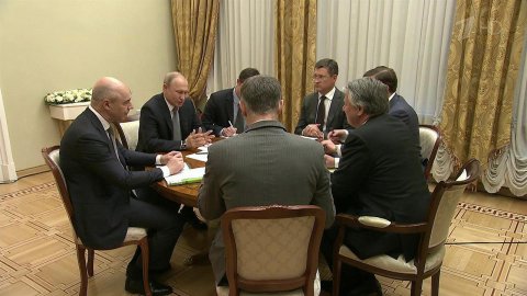 Владимир Путин и главный исполнительный директор Shell обсудил проекты по сжиженному природному газу