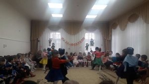 казачий танец с ложками.