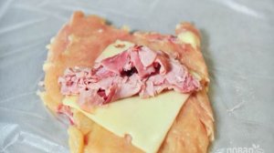 Куриный рулет с начинкой