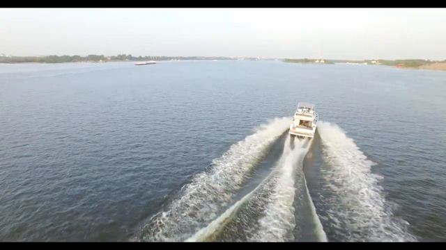 Катера на реке Волга. River transport and Motorboat  on the volga