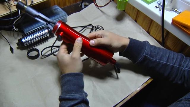 Разборка и ремонт стайлера Фен-Щётка Gemei Gm-4829 смотреть онлайн