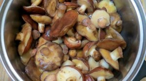 Маслята маринованные