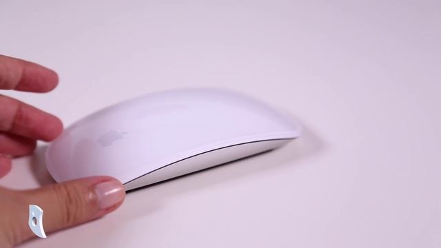 Test de la Magic Mouse 2 : le même design mais rechargeable смотреть онлайн