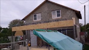 Покрыли крышу террасы, установил бордюр во дворе, залил столбы под навес 14 на 4м !!!
