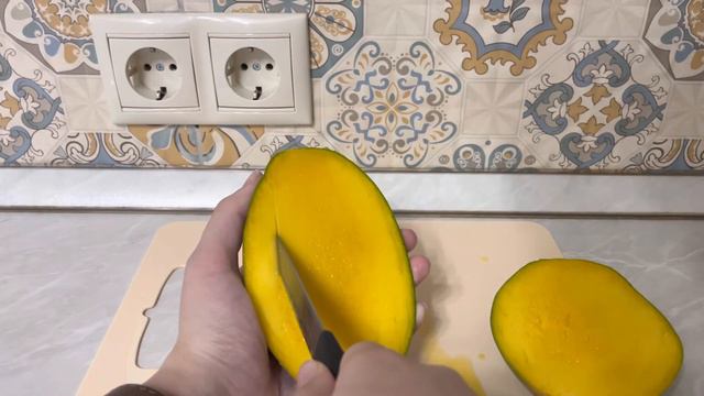 Как правильно и красиво резать манго 🥭 Самый простой способ