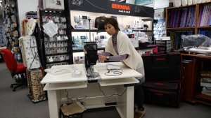 Unboxing Bernina Q16 Plus Long Arm Quilting Machine