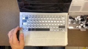 MacBook Pro чистка клавиатуры.