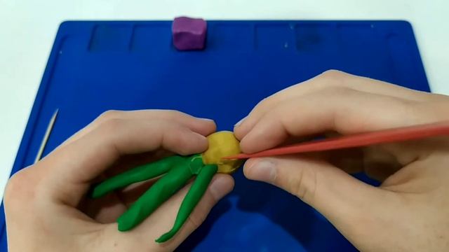 Уроки лепки для детей. Прием "Оттягивание" | Делаем из пластилина поделки луковицу и морскую звезду смотреть онлайн