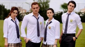 Как живет Ягмур Танрисевсин звезда сериала Сердечная рана