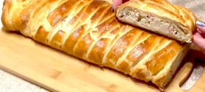 Готовим за 20 минут! Закусочная выпечка, слойка с крабовыми палочками!