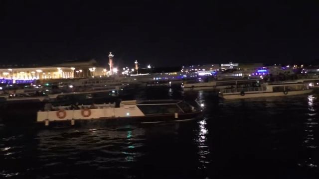 Ника-Вероника и развод мостов в Санкт-Петербурге. смотреть онлайн