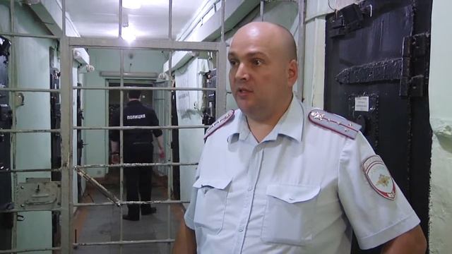 Рейд по изолятору временного содержания смотреть онлайн