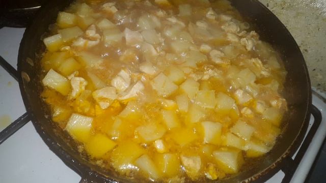 Тушеная картошка с курицей! stewed potatoes with chicken! смотреть онлайн