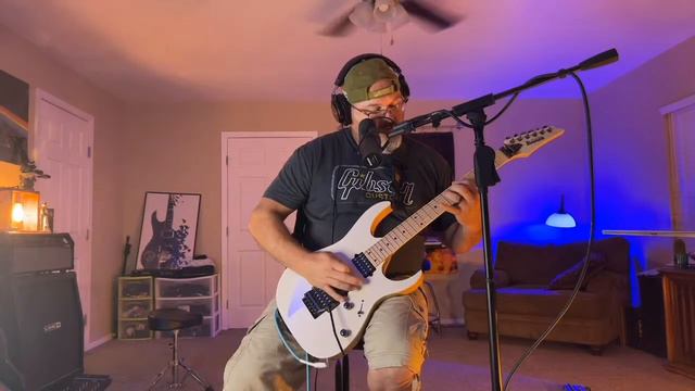 I Go Live Every Now & Then смотреть онлайн