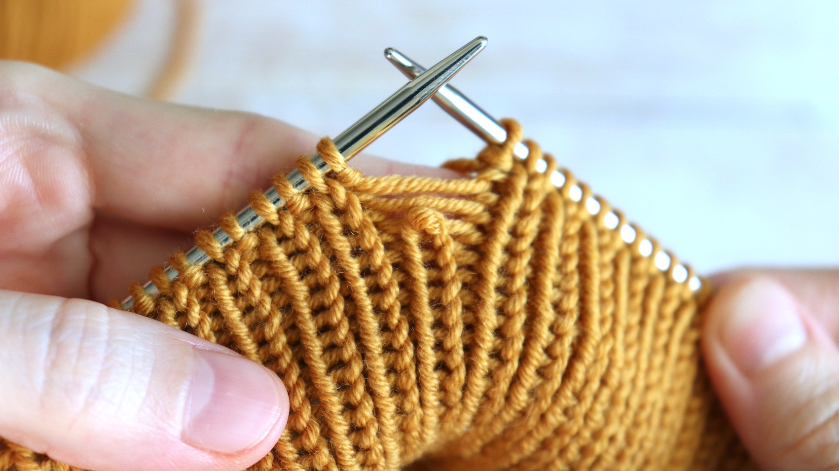 Расстроилась, когда потеряла петлю в вязании. Но потом вспомнила, как можно все исправить смотреть онлайн