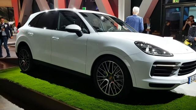 Новый Porsche Cayenne. Первое живое видео смотреть онлайн