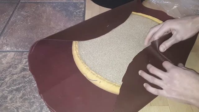 Перетягиваем барный стул!