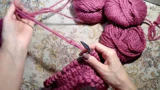 Шапка-бини из толстой пряжи спицами/шапка за один вечер/пряжа Пехорка Северная. смотреть онлайн