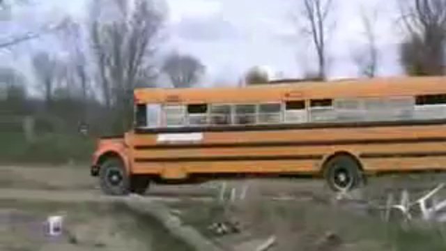 Школьный автобус жжот