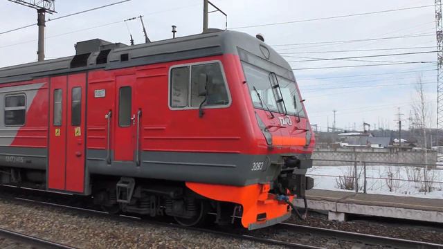 Электропоезд ЭД9Э-0044 смотреть онлайн
