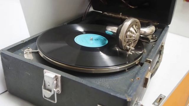 ПАТЕФОН СССР МОЛОТ 1950-е года! смотреть онлайн