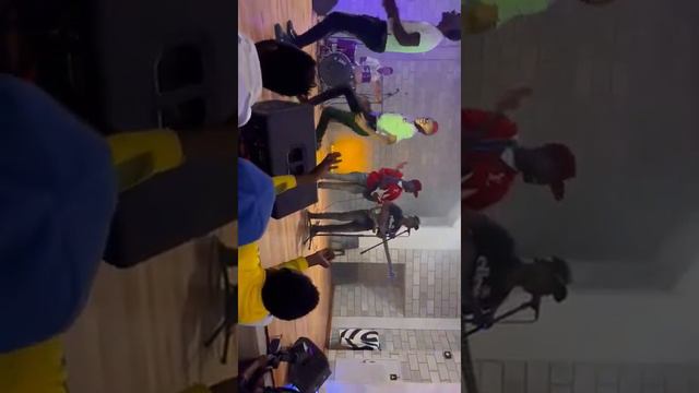 lead young star, by Mark Ngwazi live in Port Elizabeth смотреть онлайн