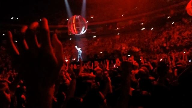 Muse - Starlight live [Mercedes - Benz Arena, Berlin, 03.06.2016] смотреть онлайн