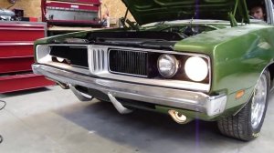 как открываются фары у Dodge Charger