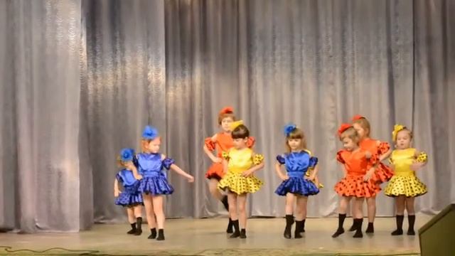 Дети таланты  Танец буги вуги   Танцуют малыши